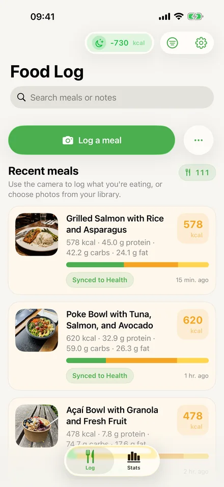 Flog’s food journal showing meal photos and nutrition details.
